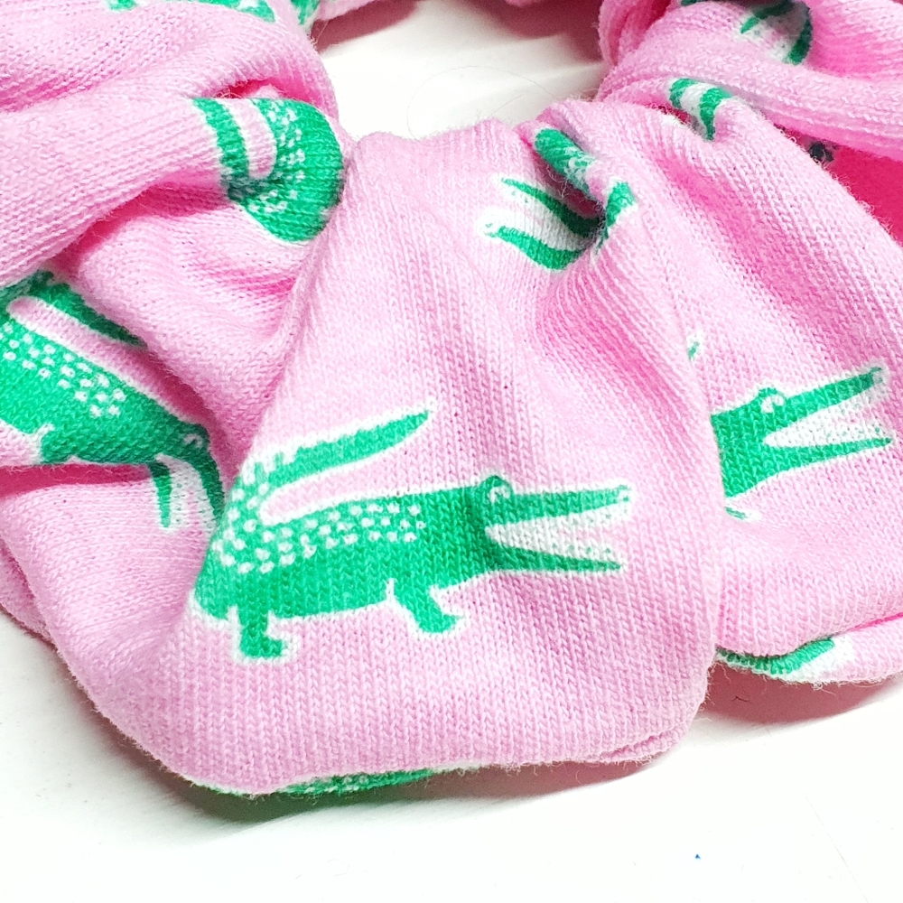 Large Pink With Alligator Knit Scrunchie - Picture 3 of 4